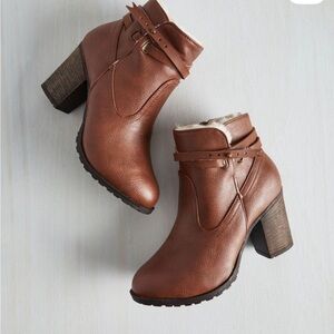 BAMBOO Brown Ankle Boots SIDE ZIPPER SIZE 7.5